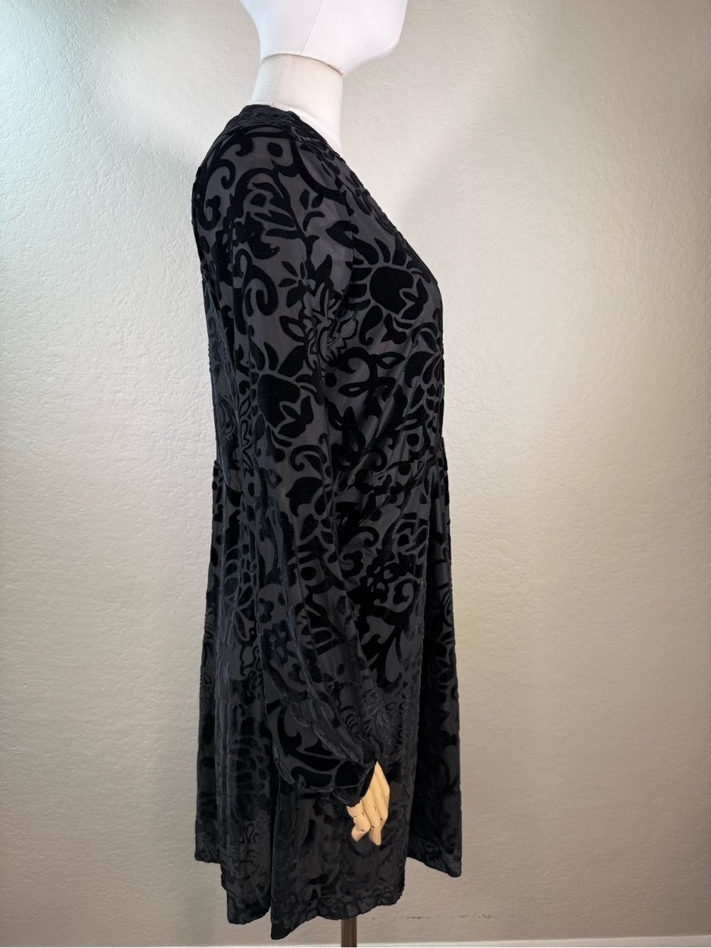 Urban Outfitters Free People Velvet Burnout Black Floral Mini Dress Size Medium - Picture 3 of 16